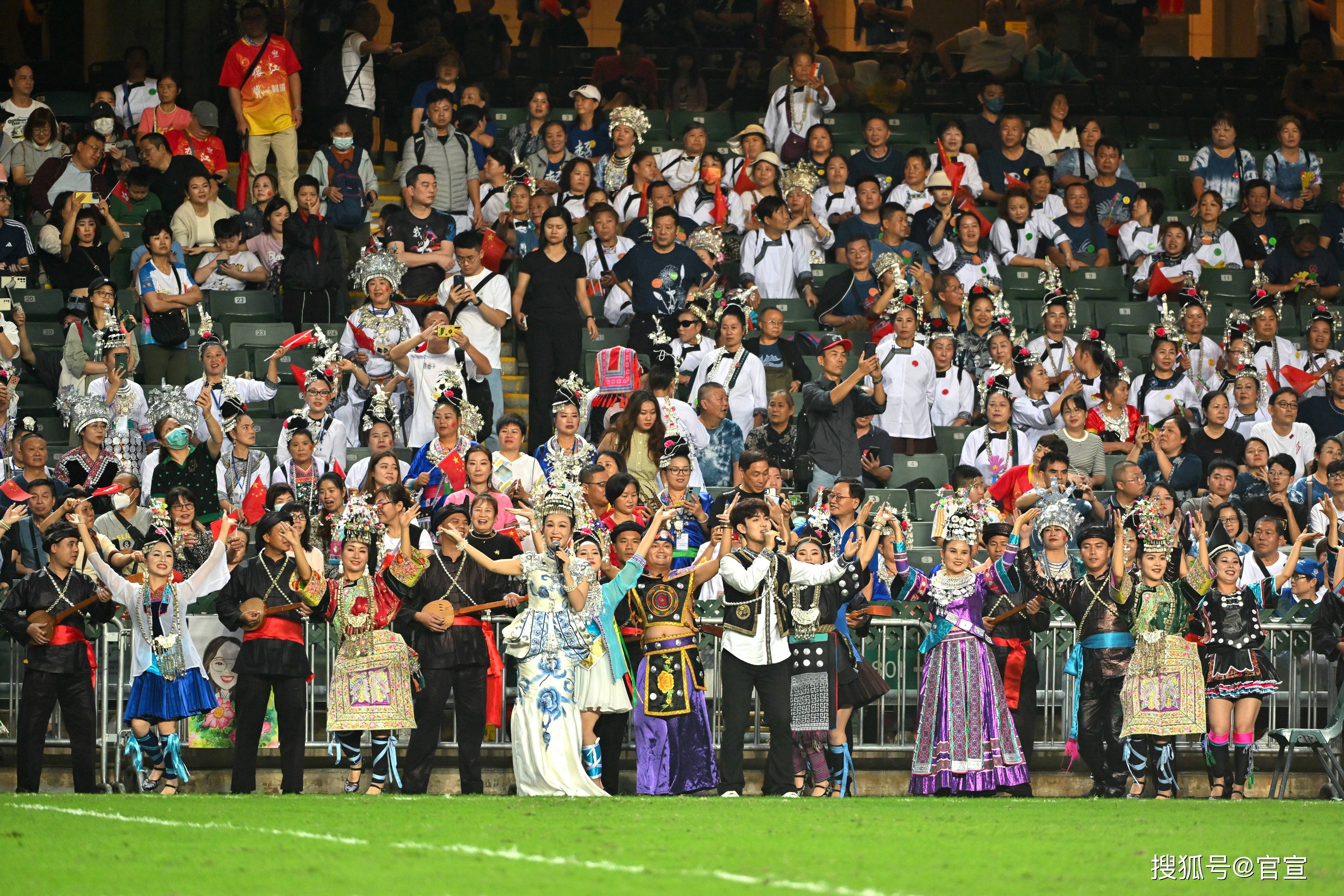 关于精彩对抗赛引爆观众热情，比赛精彩纷呈的信息