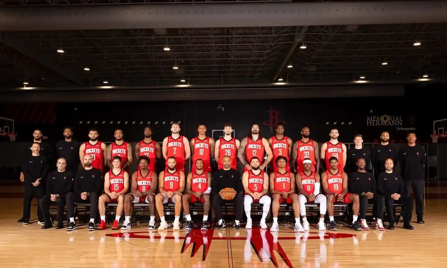 非洲球队的集体配合值得称赞，表现出色