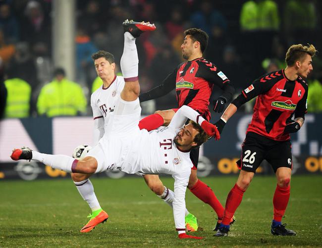 罗本受伤导致比达尔替补上场