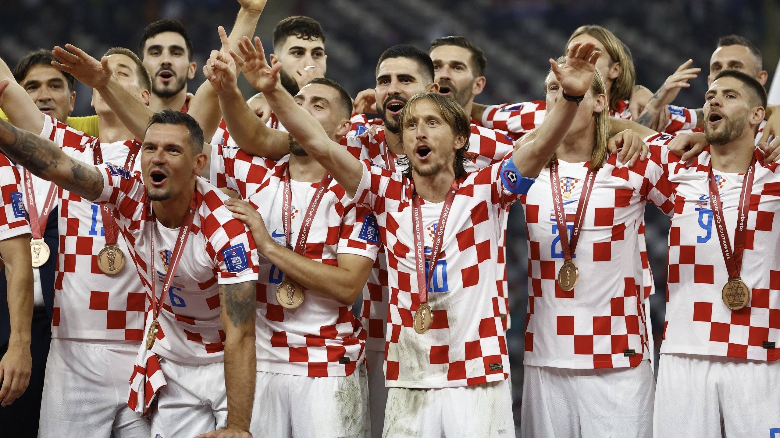 关于顶级足球竞技赛事吸引众多观众,场面壮观的信息 关于顶级足球竞技赛事吸引众多观众,场面壮观的信息