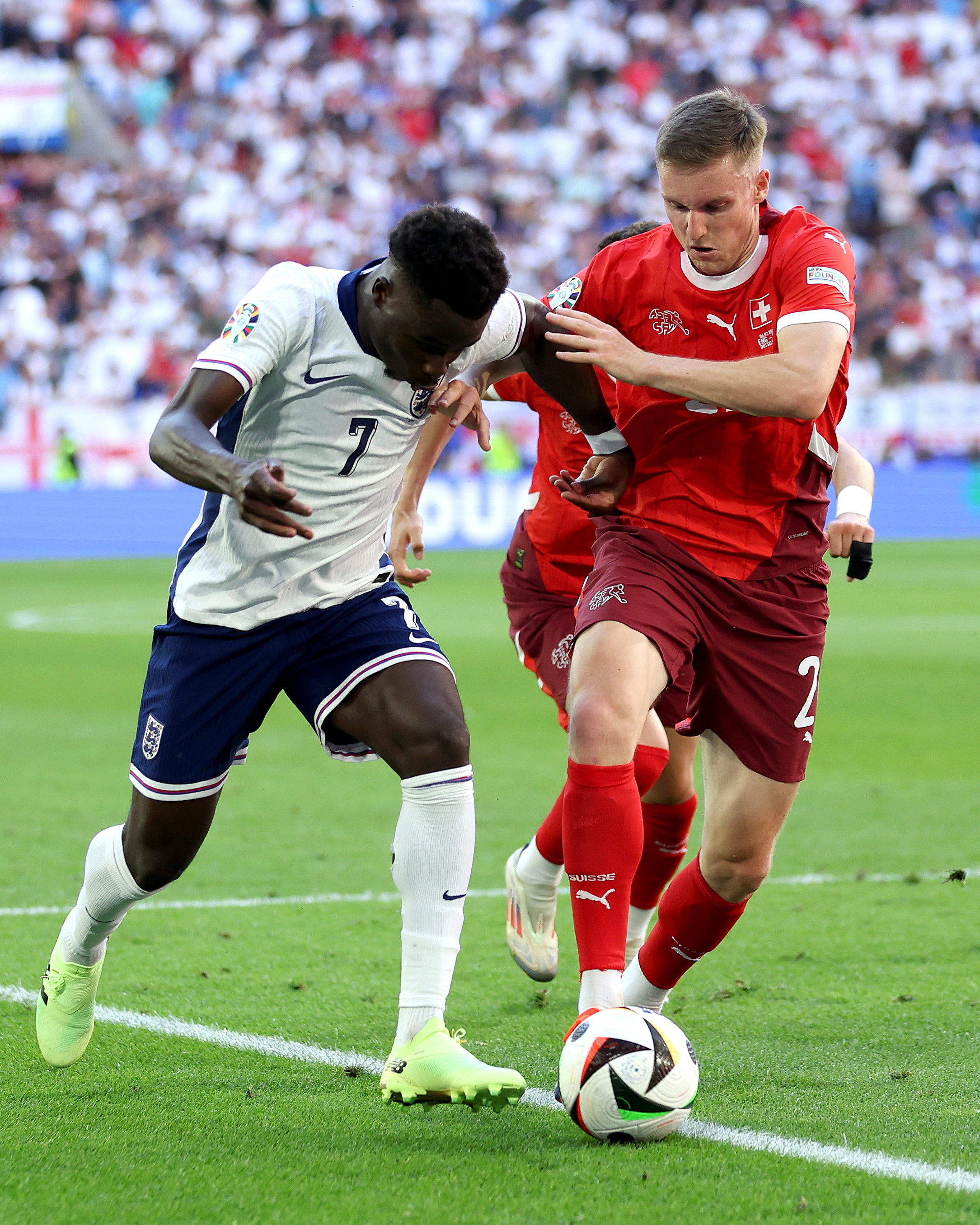 包含瑞典队在欧预赛中发挥出色，迎来好转的词条