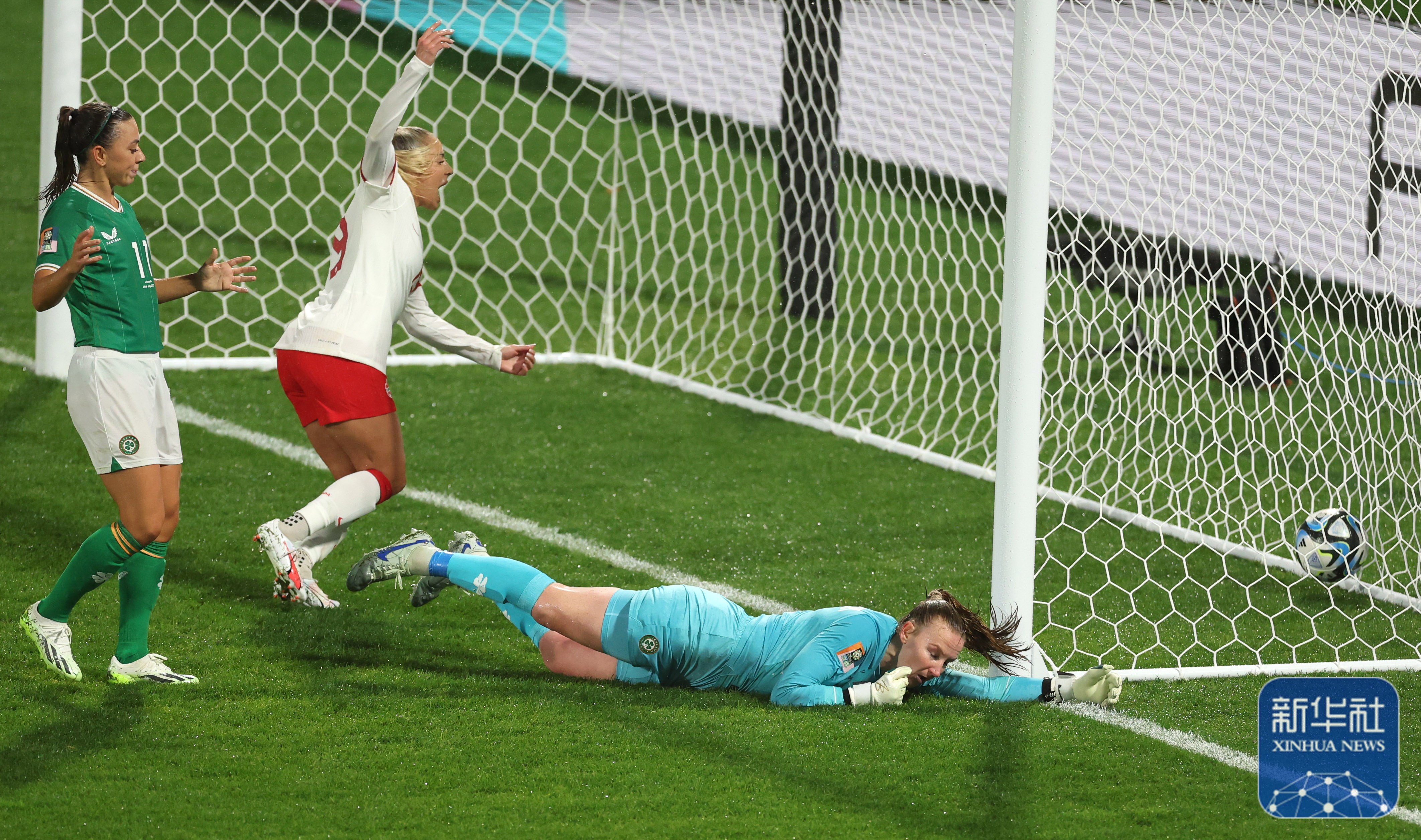 关于加拿大女足超级联赛：温哥华队不敌多伦多的信息