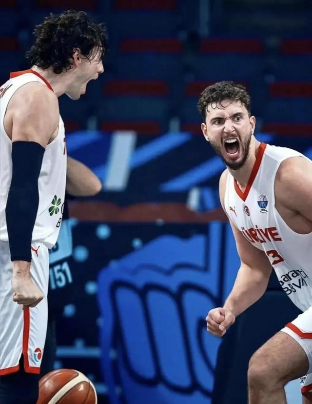 欧洲球员入选美国明星队,备战季前赛 欧洲球员入选美国明星队,备战季前赛