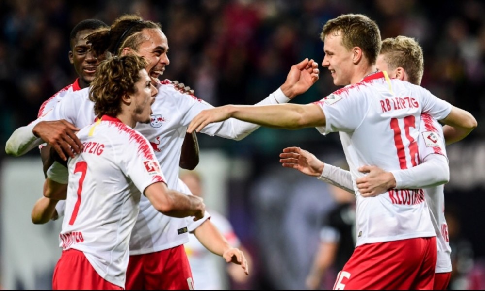 开云体育在线-斯图加特大胜对手，豪取三分