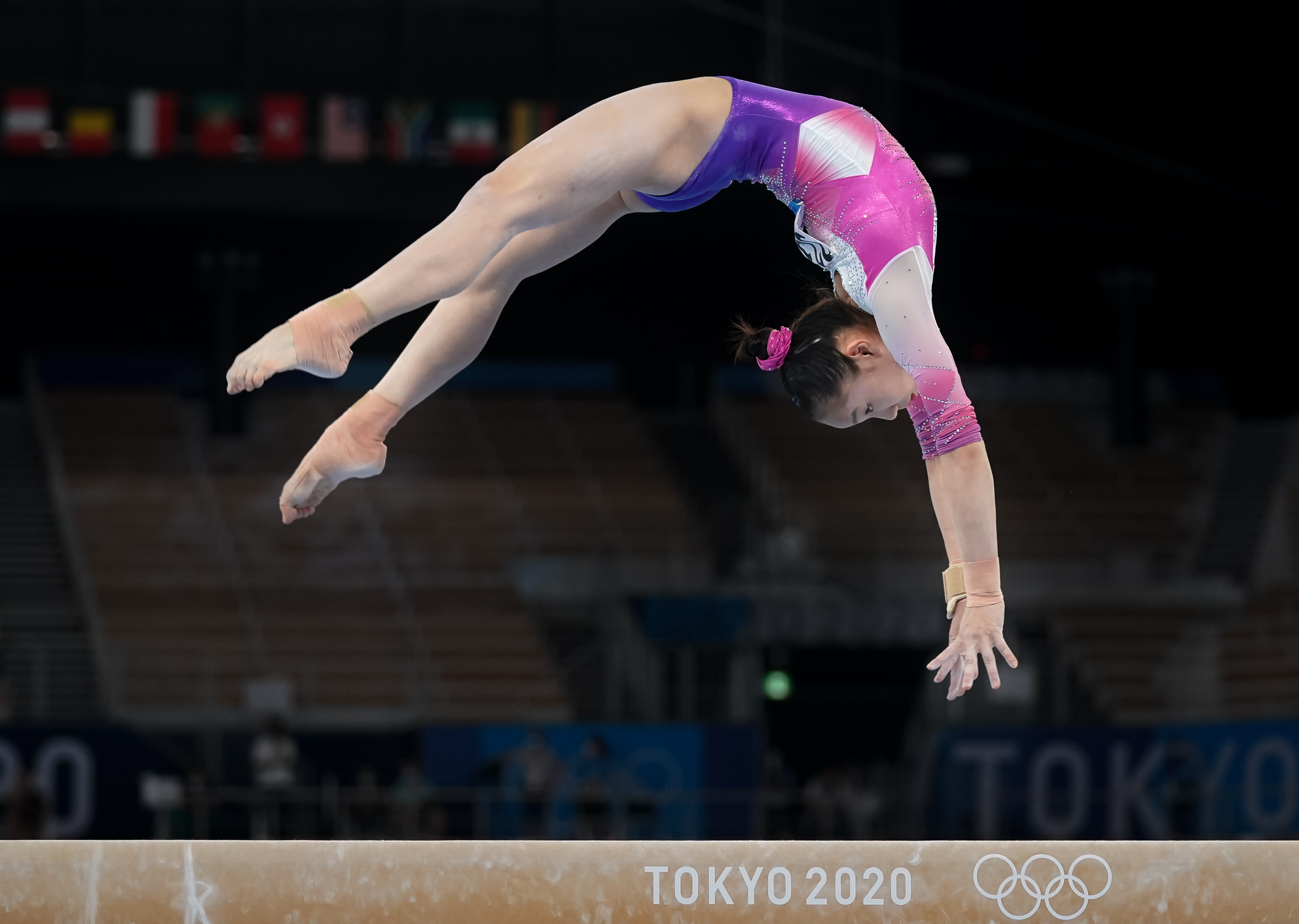 关于姿态优雅：体操女子决赛上动作优美的信息