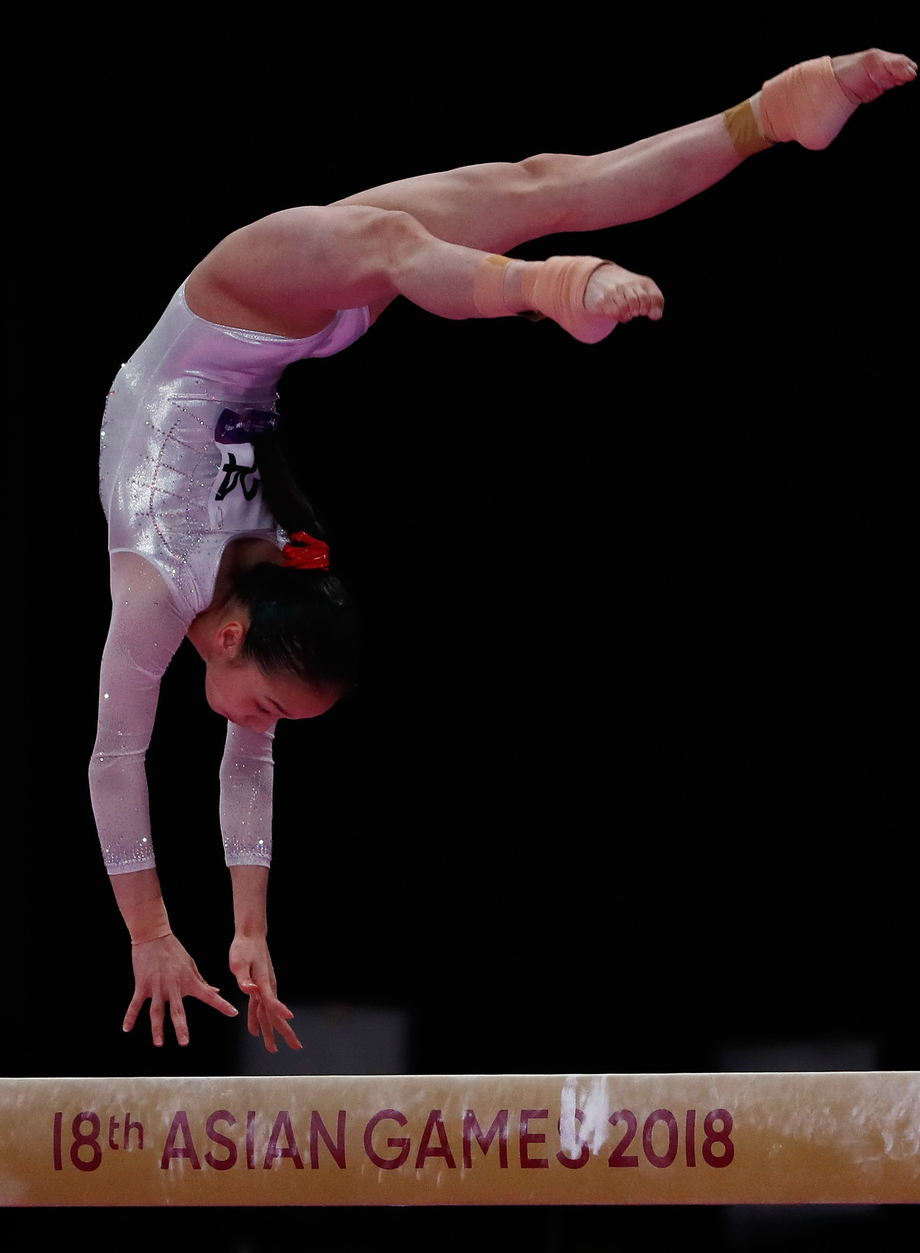 关于姿态优雅：体操女子决赛上动作优美的信息