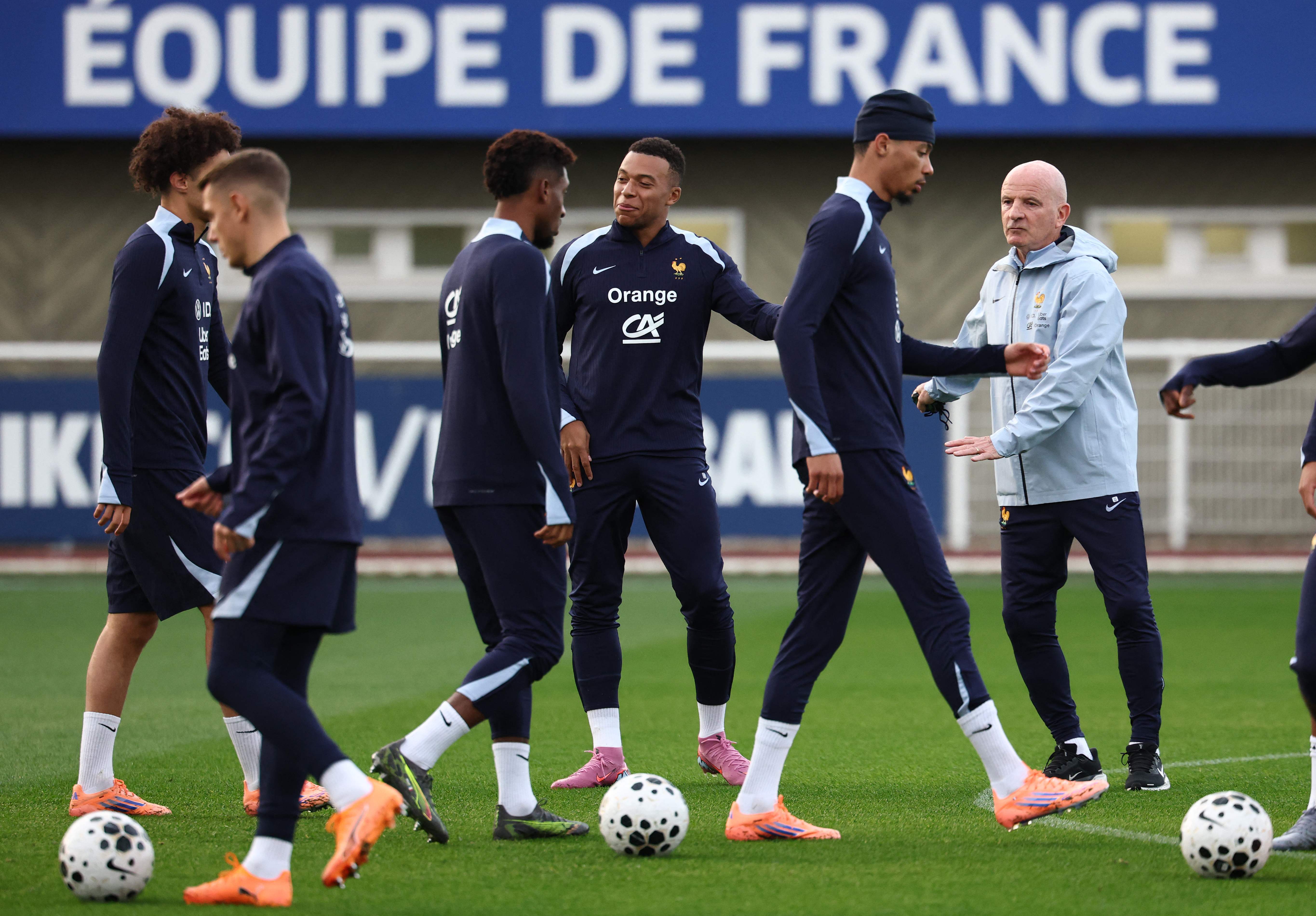 开云体育教练-关于法国足球赛事精彩不断，联赛壮阔发展！的信息