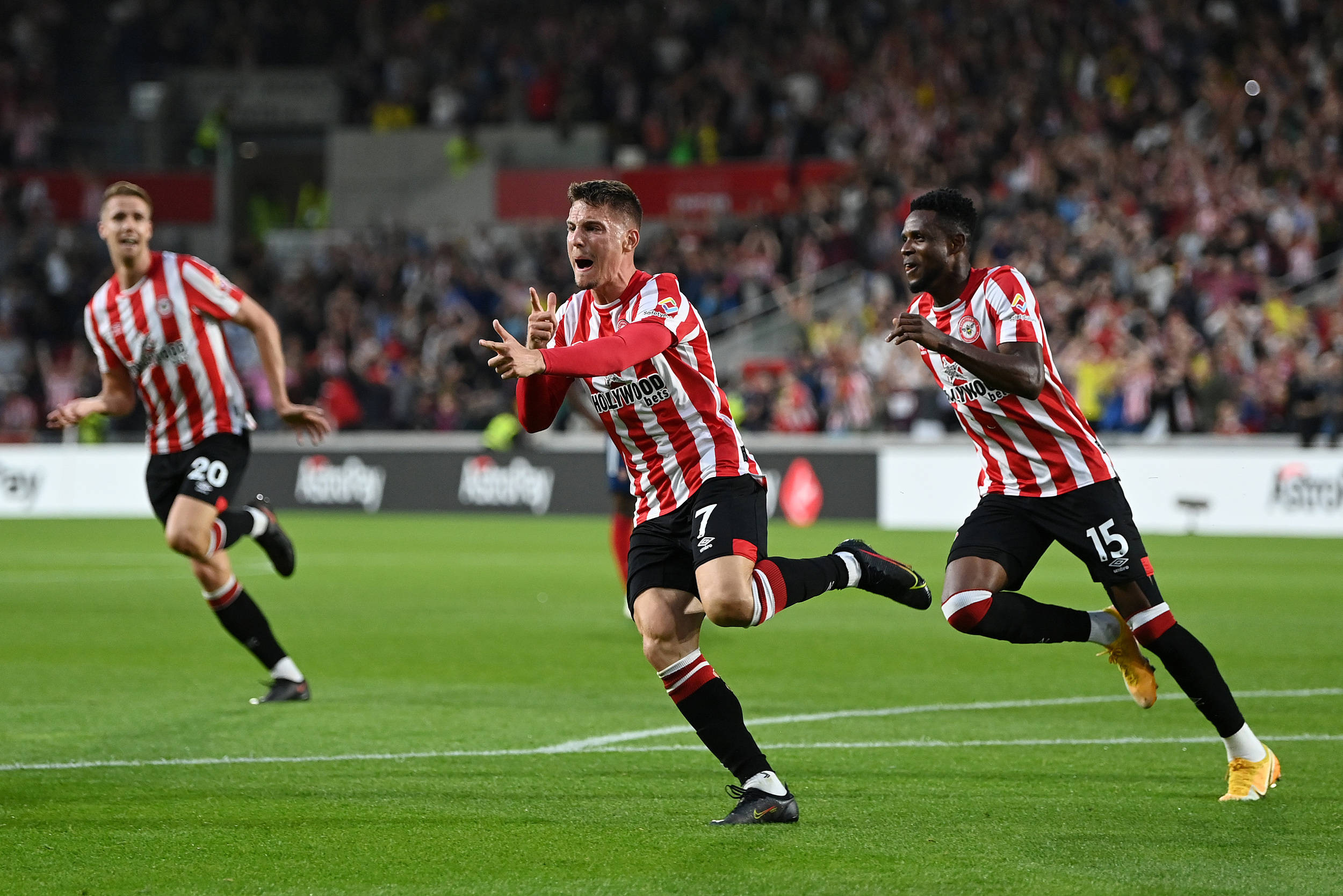 包含亚美尼亚球队备战国际赛事的词条